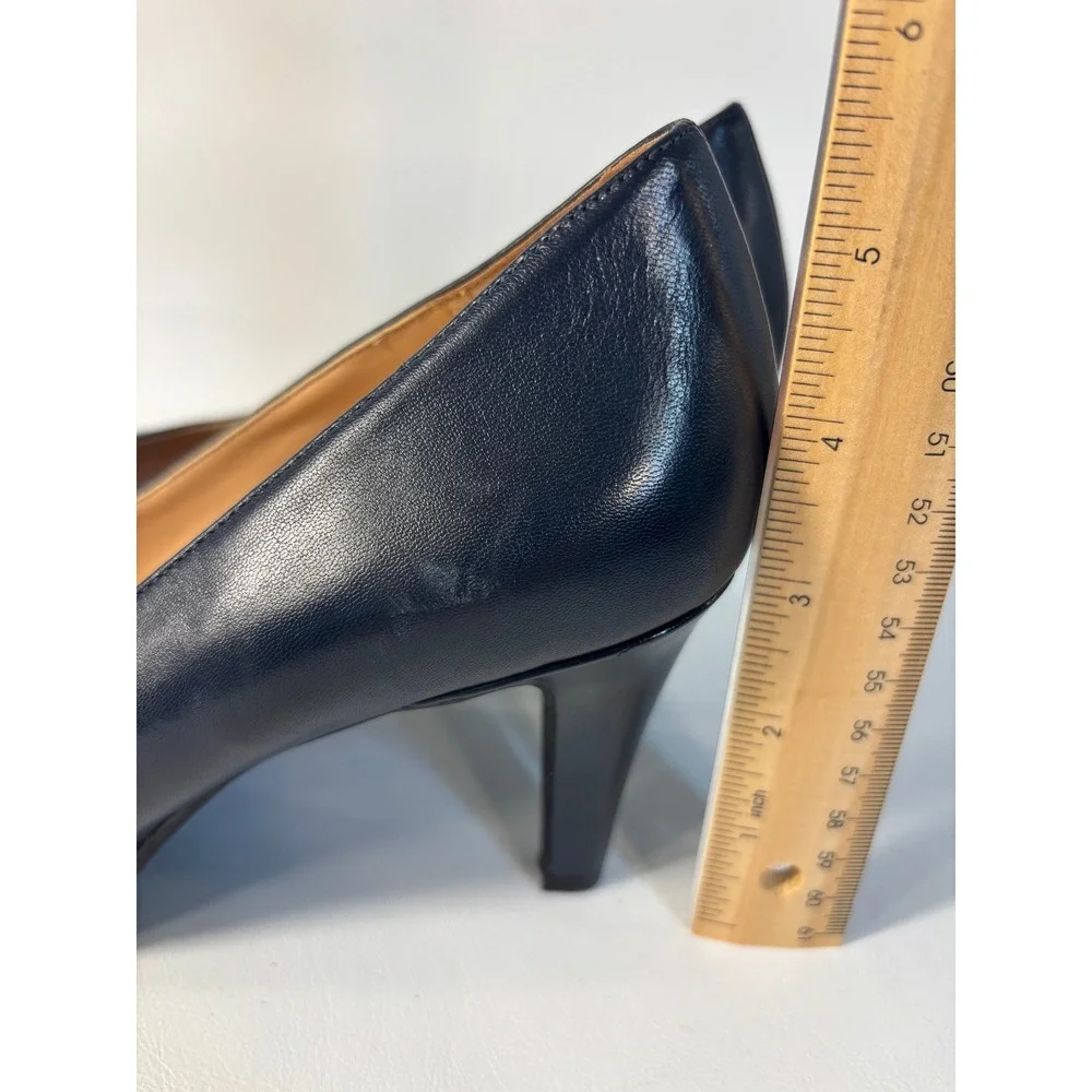 Naturalizer Navy Pump Size 7W